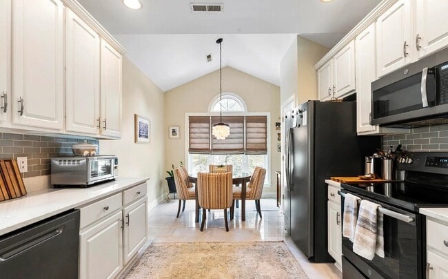 Building Photo - 254 Windchime Dr