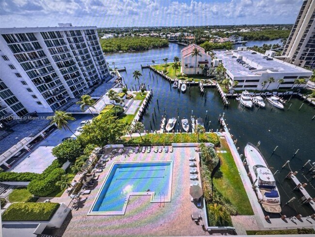 Building Photo - 4600 S Ocean Blvd