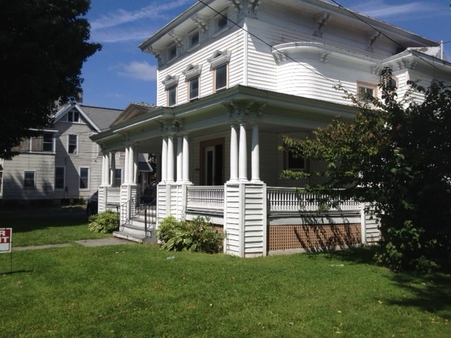 214 W Thomas St