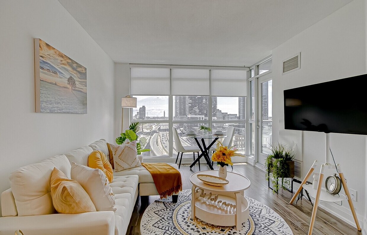 Photo principale - 482 Lake Shore Blvd W