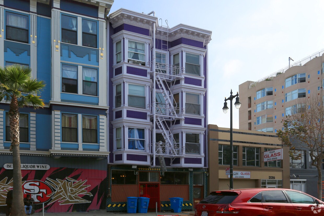 Primary Photo - 219 6th St
