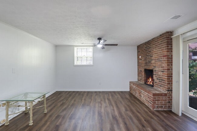 Building Photo - 3675 Charles Dr