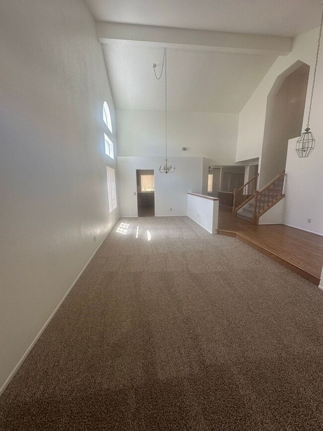Building Photo - 14333 La Crescenta Ave