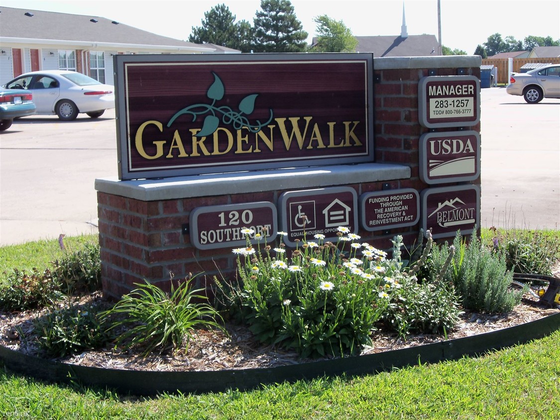 Primary Photo - 2 br, 1 bath Apartment - GardenWalk of Newton