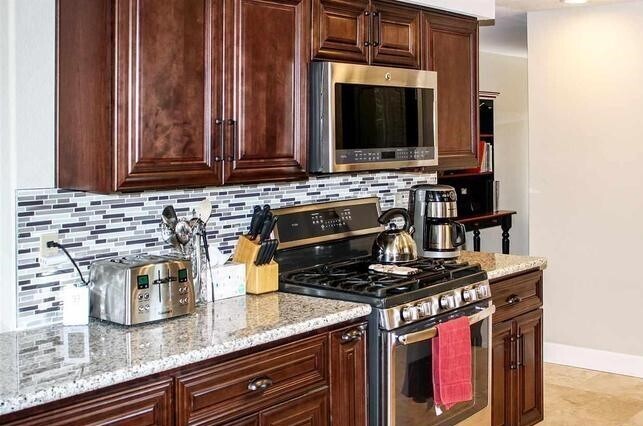 Building Photo - 4 Bedroom Silver Oak Home Available for Rent