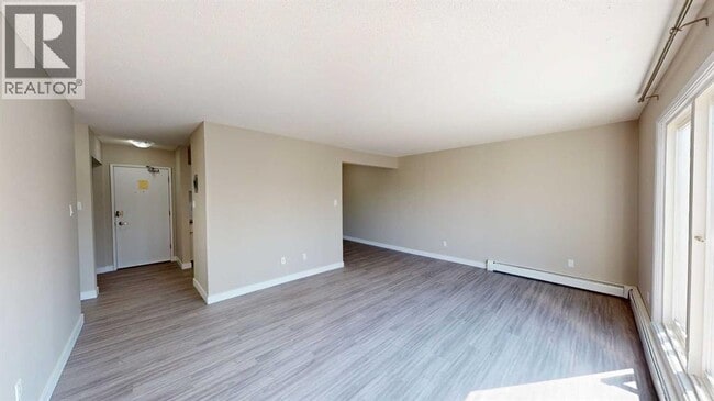 Building Photo - 9807-9108 108 Ave