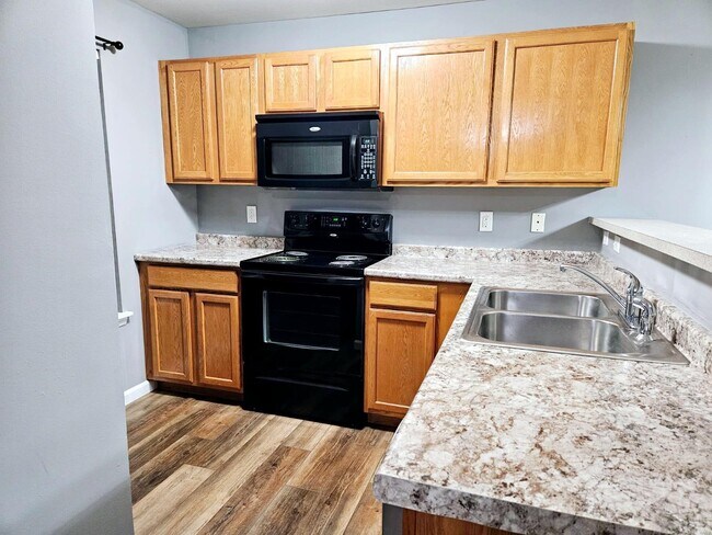Foto del edificio - 11201 Spring Creek Ln