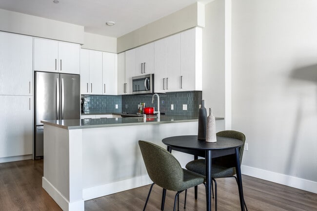 Foto del edificio - 441 El Camino Real