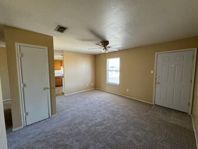 Building Photo - 1504 Windward Dr