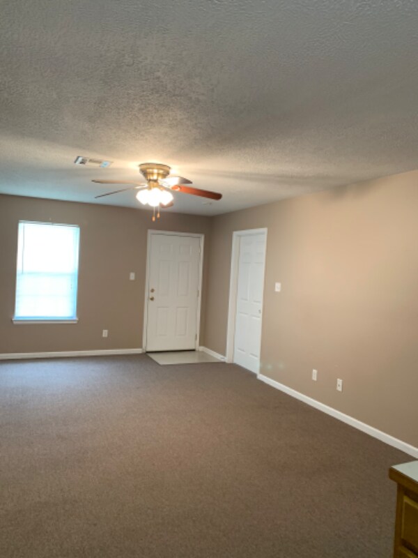 Building Photo - 419 S Post Oak Rd