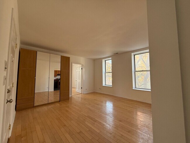 Foto del edificio - 1401 W Erie St