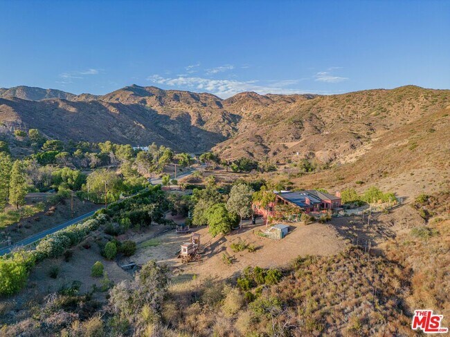 Foto del edificio - 34136 Mulholland Hwy