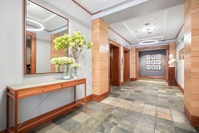Foto del edificio - 1597 Washington St