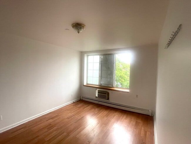 132-30 Pople Ave