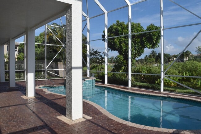 Building Photo - 7444 Greenville Cir