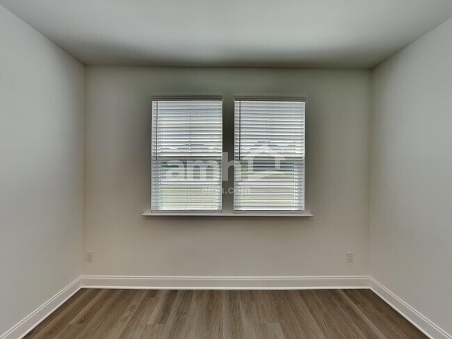 Building Photo - 210 Argea Dr