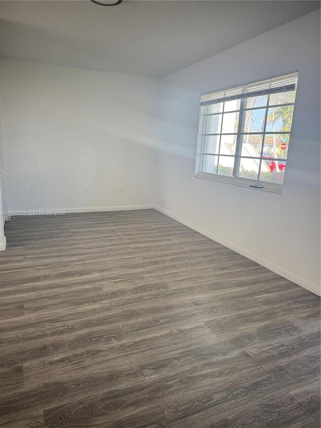 Foto del edificio - 7130 Rue Versailles Dr