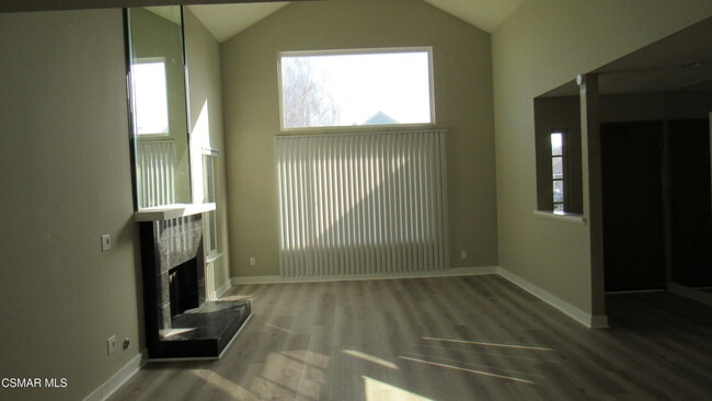 Foto del edificio - 1331 Casmalia Ct