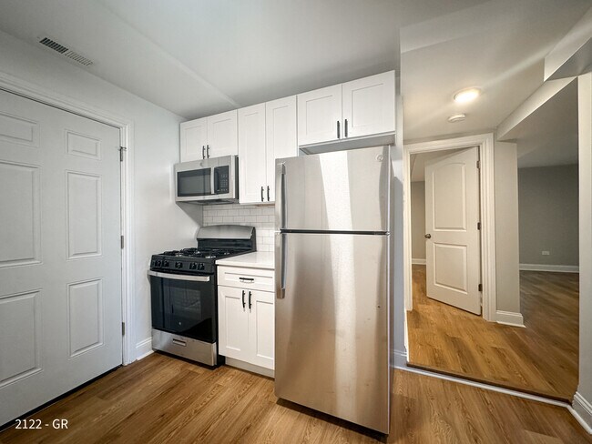 Building Photo - 2122 N Kimball Ave