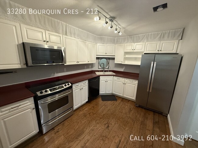 Building Photo - Spacious Abbotsford Condo