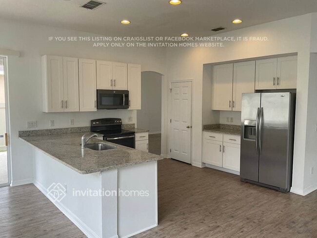 Building Photo - 14438 Estrella Dr