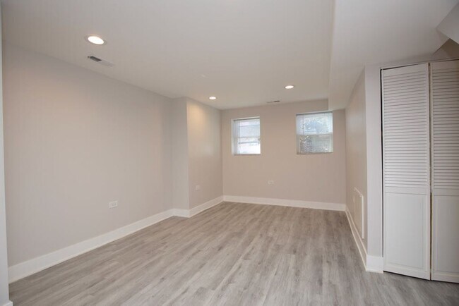 Foto del edificio - 2935 N Lawndale Ave