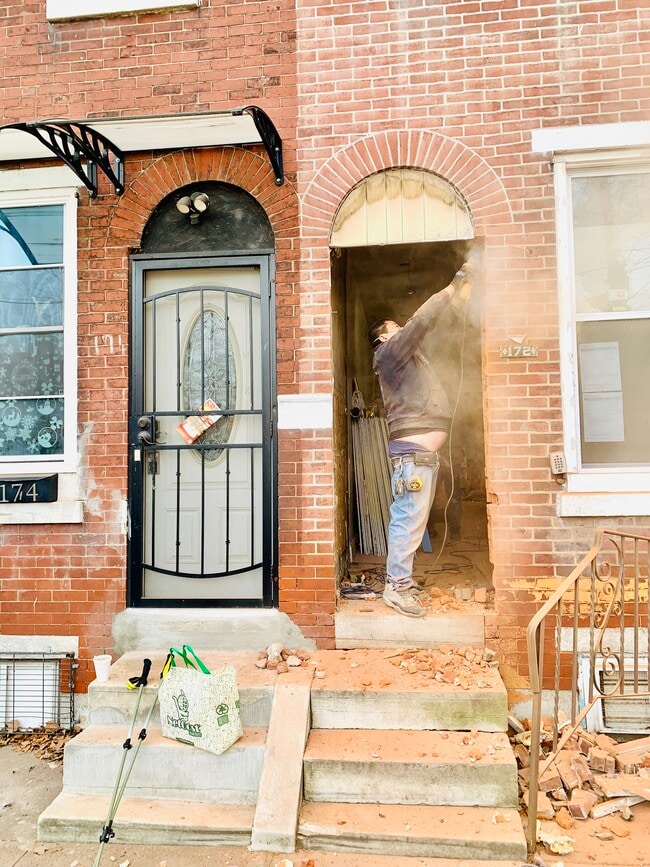 Photo - 174 E Huntingdon St Townhome