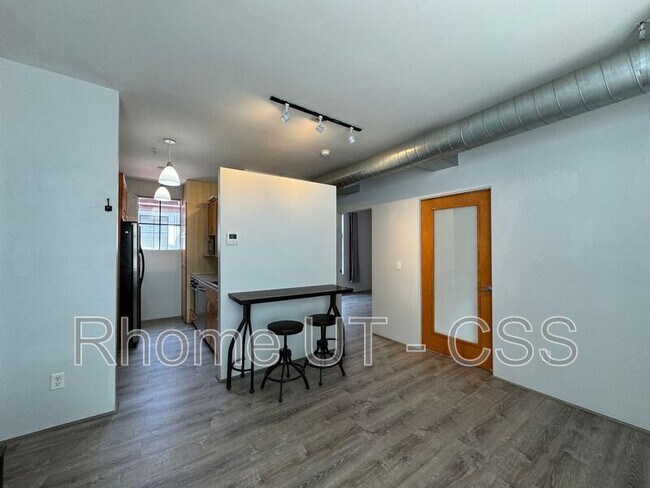 Building Photo - 336 W 300 S