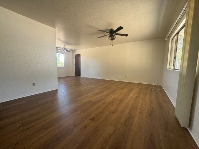 Building Photo - Home for Lease - 3 Bedrooms, 2 Baths, 2 Ca...