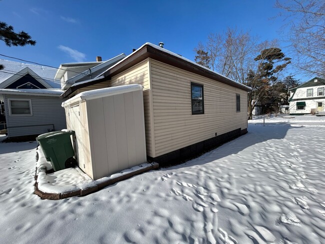 Building Photo - Cute Remodeled 2 bed, 1 bath home in Crosby