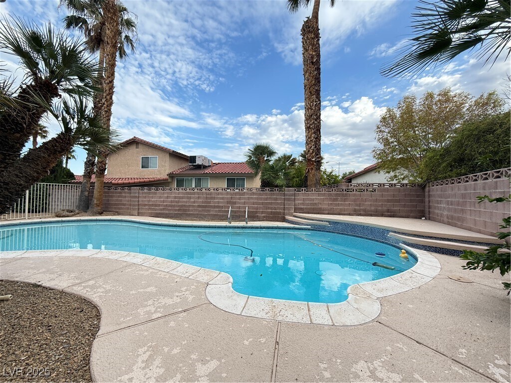 Primary Photo - 5421 W Ganado Dr
