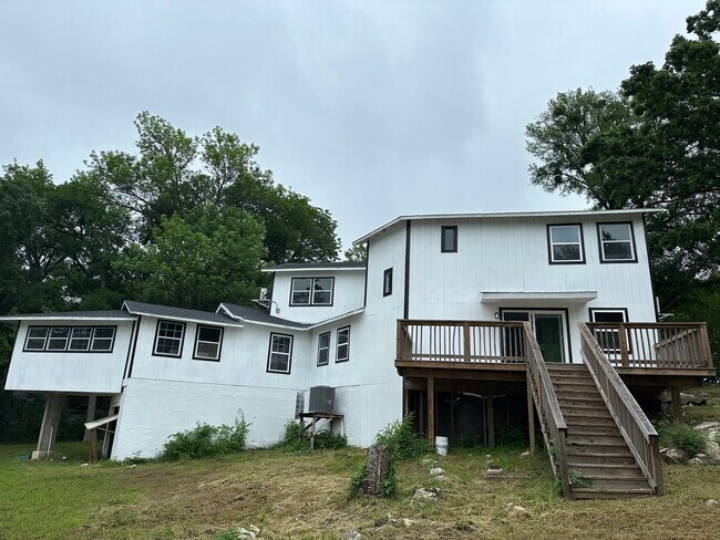 Building Photo - CHARMING HOUSE ON LAKE MEXIA