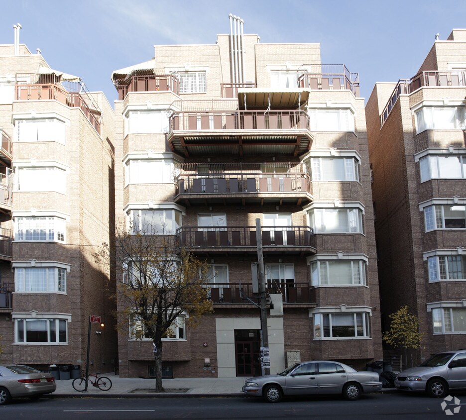 Building Photo - 777 Bedford Ave