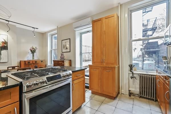 Building Photo - 323 5th Avenue
