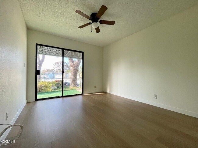 Building Photo - 155 Seaspray Way