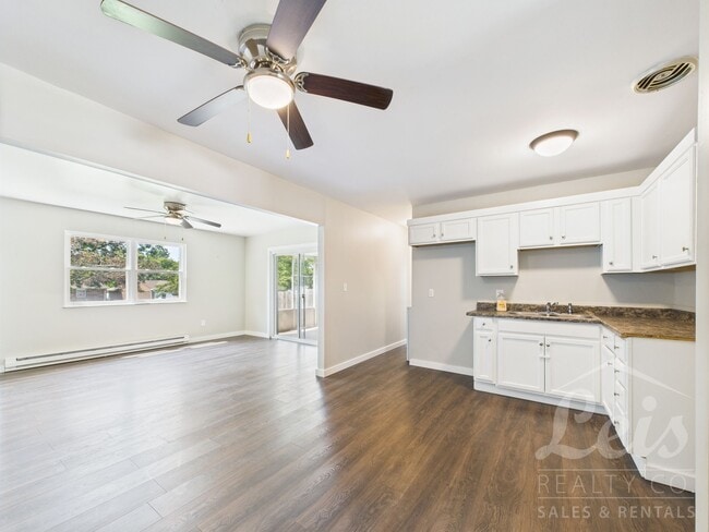 Building Photo - 1473 Skylark Dr