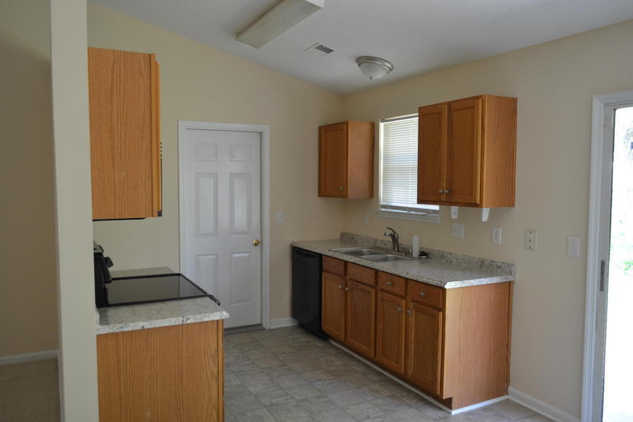 Building Photo - Newly Remodeled 3 bedroom Home
