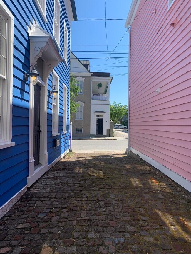 Foto del edificio - 177 Saint Philip St