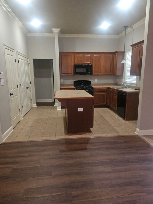 Building Photo - Welcome Home!
