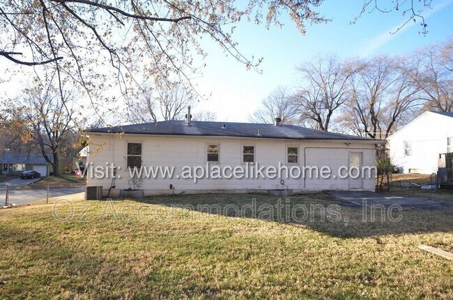 Building Photo - 9811 Marsh Ave