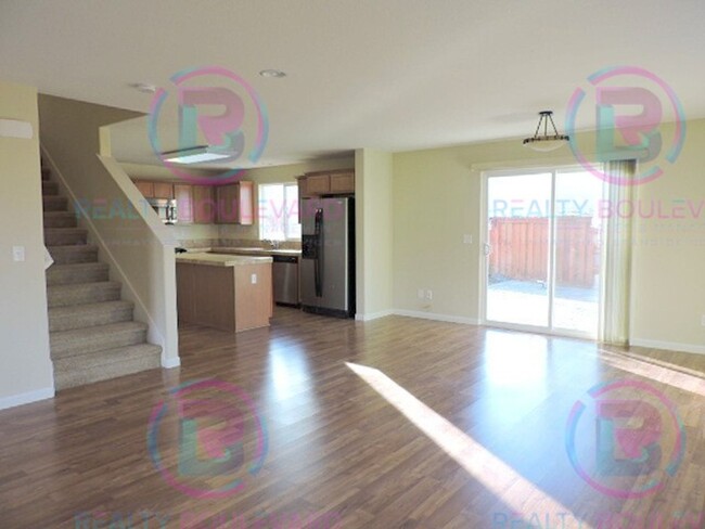 Building Photo - Stunning 4-Bedroom Home with Scenic Views ...