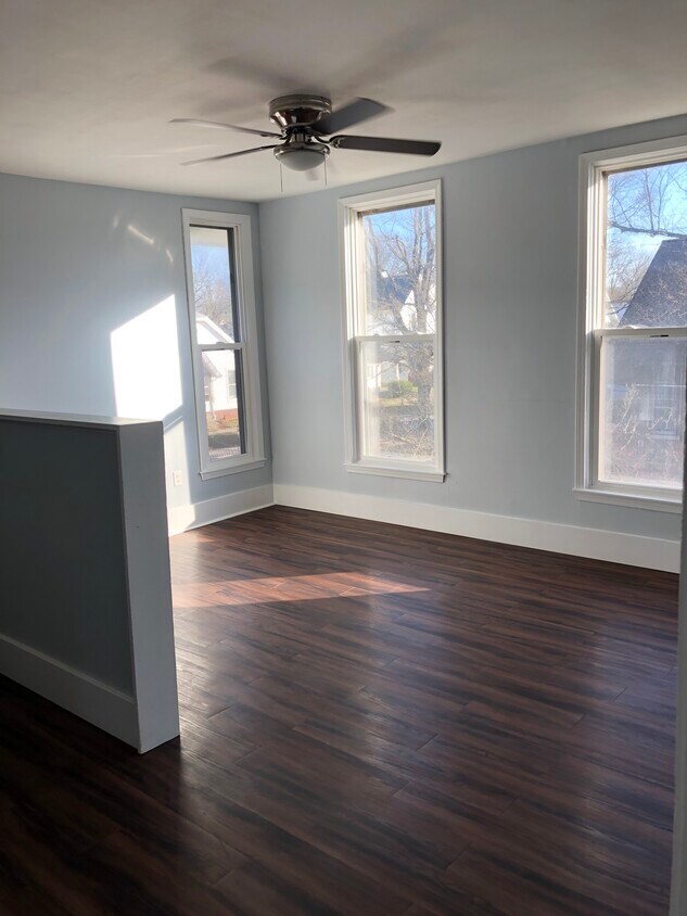 Living Room - 1004 Sycamore St