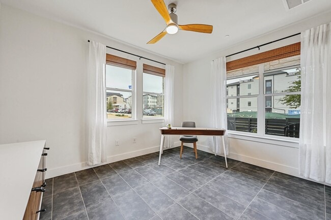Building Photo - 4400 Authentic Dr