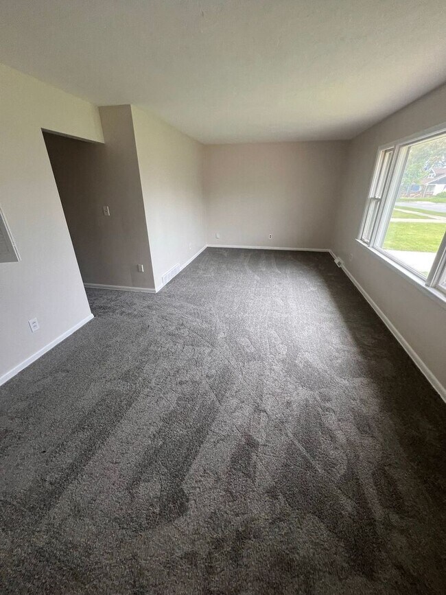 Foto del edificio - 9414 McCracken Rd