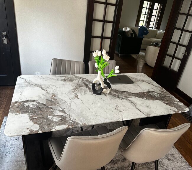 Building Photo - 48 Richmond Ave