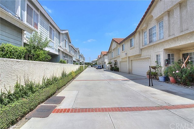 Building Photo - 9333 Elm Vista Dr