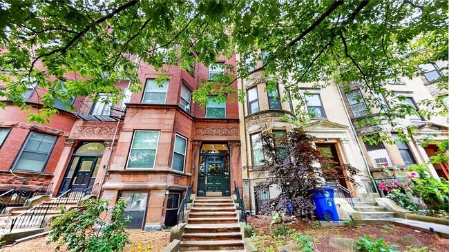 Building Photo - 1071 Beacon St