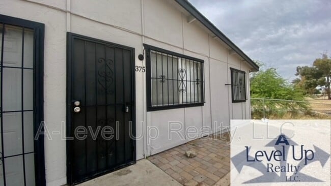 Building Photo - 375 E Thoroughbred St