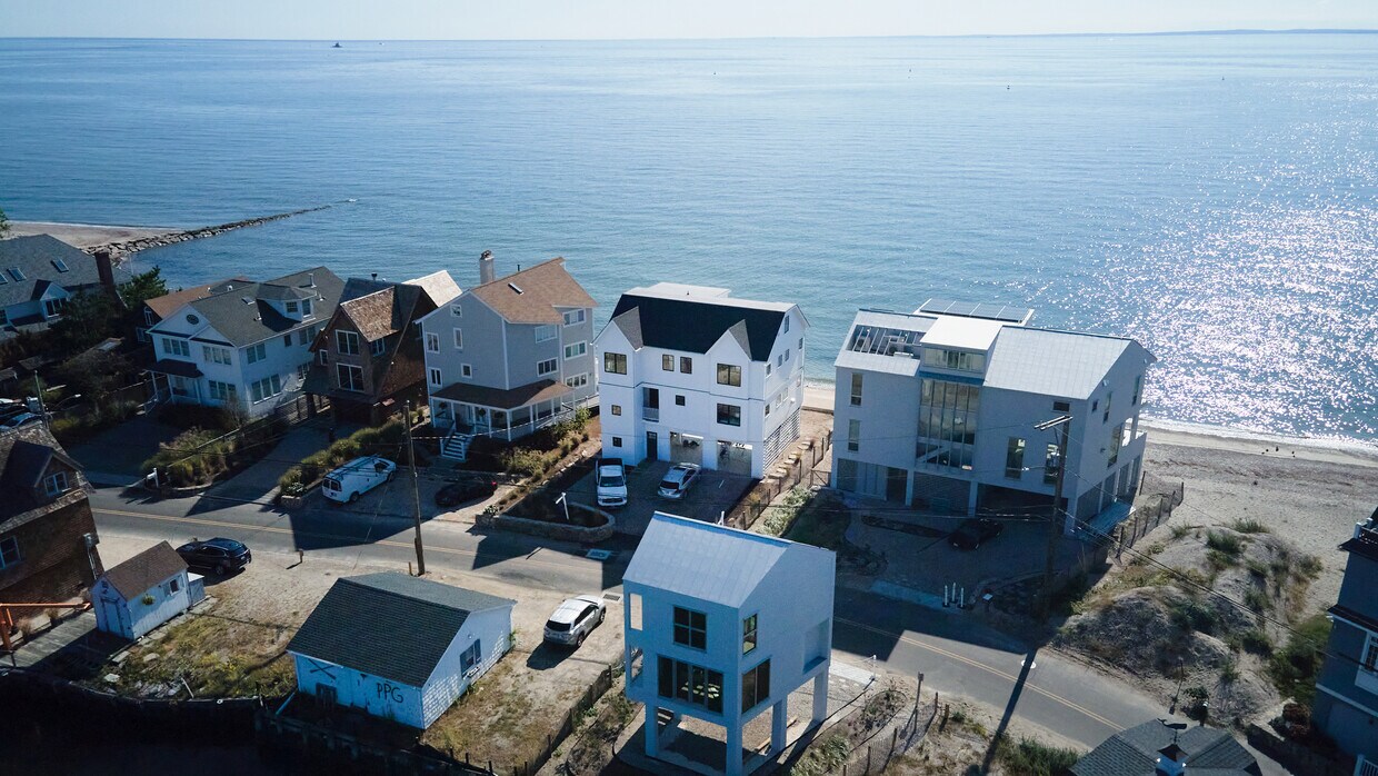 Primary Photo - 2101 Fairfield Beach Rd