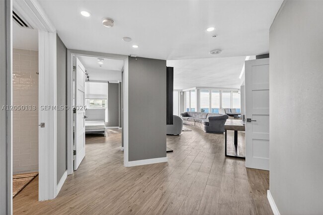 Foto del edificio - 16711 Collins Ave